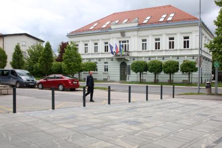 Novi označevalni stebrički 06 foto Ljubo Vukelič